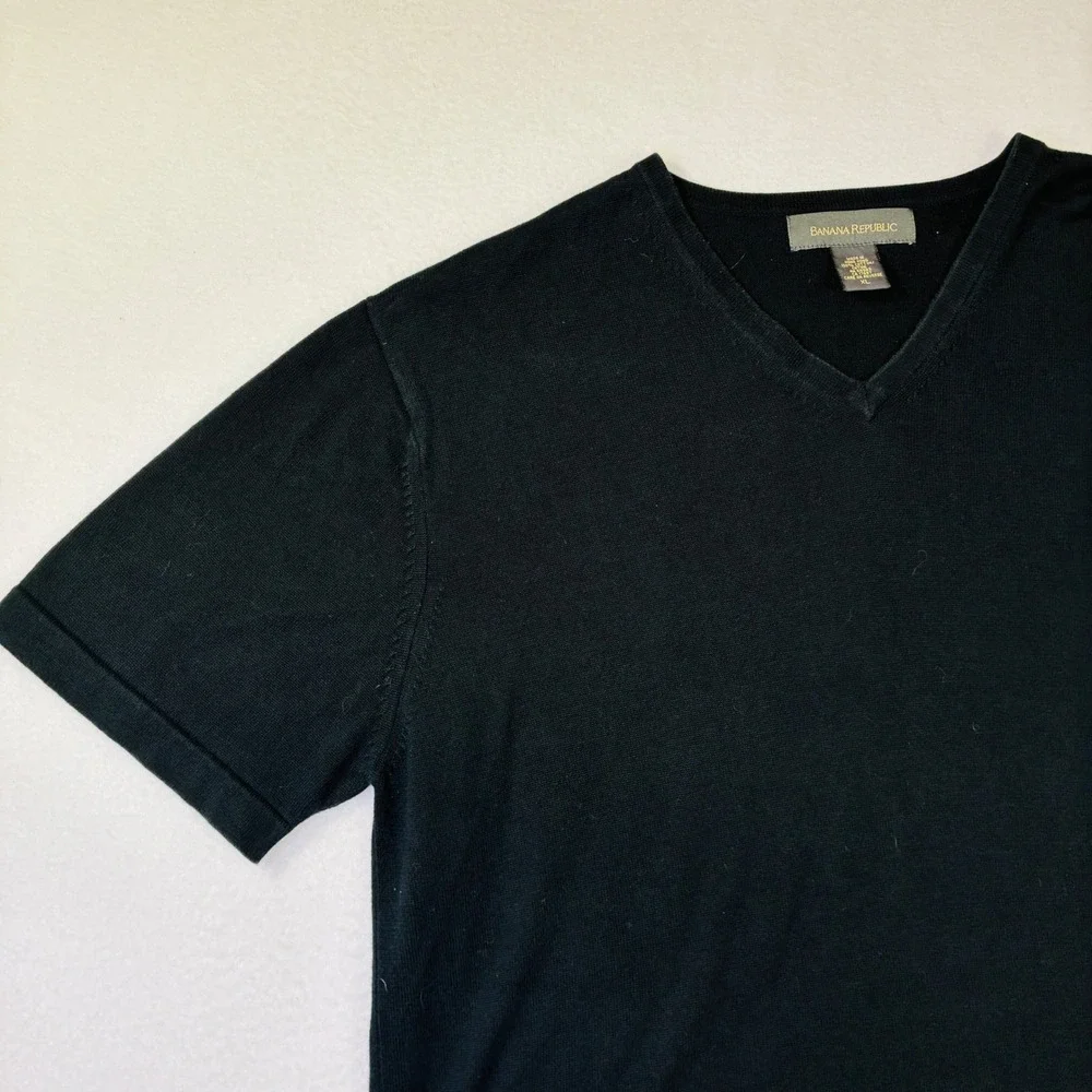 Banana Republic Mens XL Black V-Neck Short Sleeve 100% Cotton Knit Sweater Tee